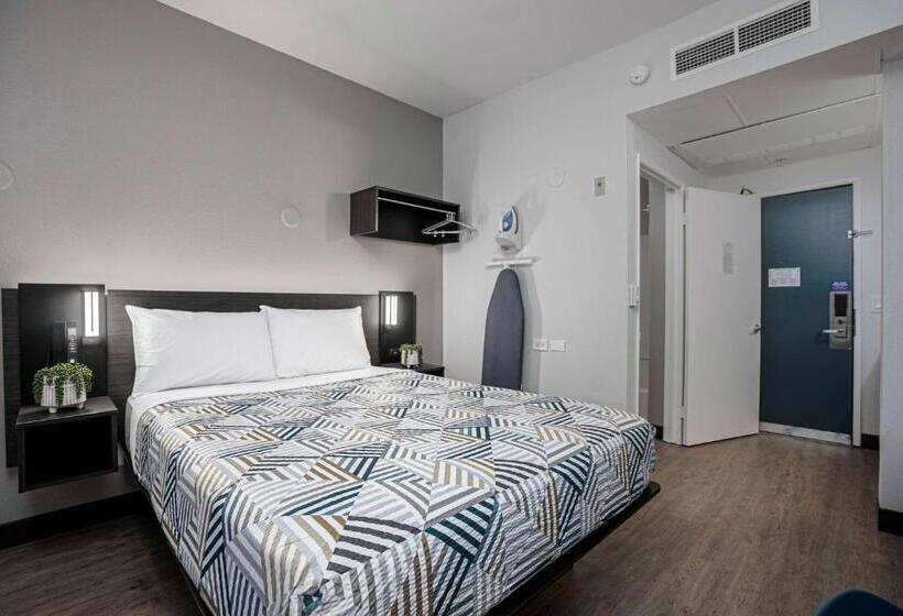 اتاق استاندارد برای معلولان, Motel 6 San Diego, Ca   Downtown
