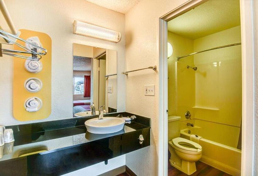 اتاق استاندارد, Motel 6stockton, Ca  Charter Way West