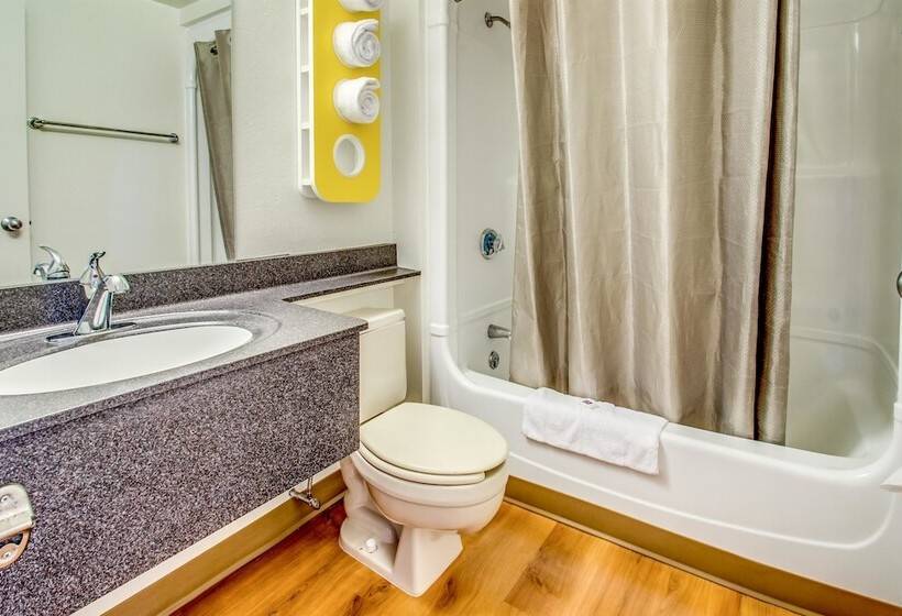 اتاق استاندارد با 2 تخت دوبل, Motel 6amherst, Ny  Buffalo