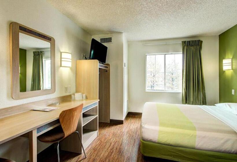 Standard Room Adapted for people with reduced mobility, Motel 6aurora, Co  East Aurora