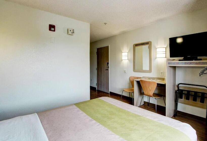 Standard Room Adapted for people with reduced mobility, Motel 6aurora, Co  East Aurora