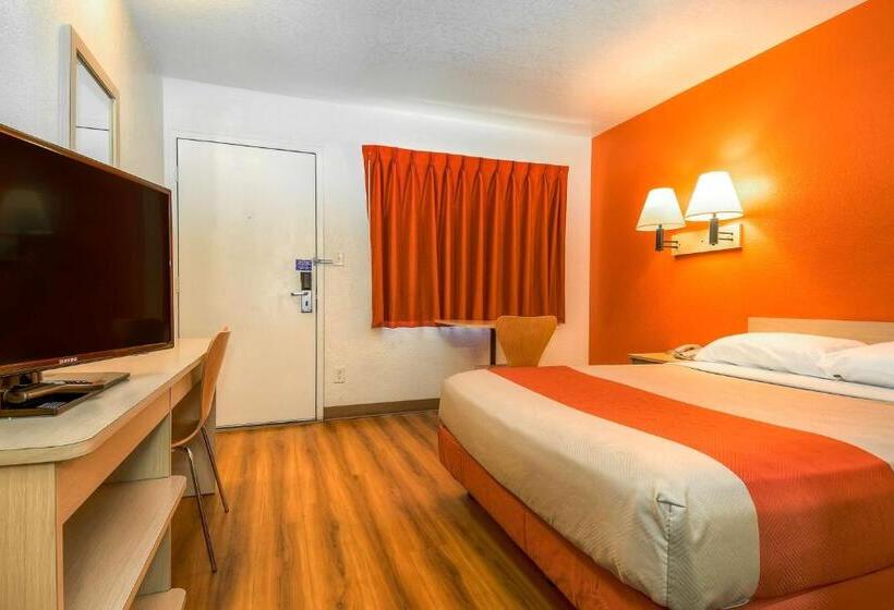 اتاق استاندارد, Motel 6 Corona, Ca