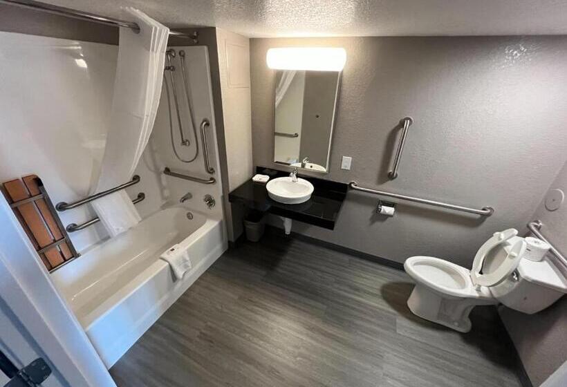 اتاق استاندارد برای معلولان, Motel 6council Bluffs, Ia  Omaha East