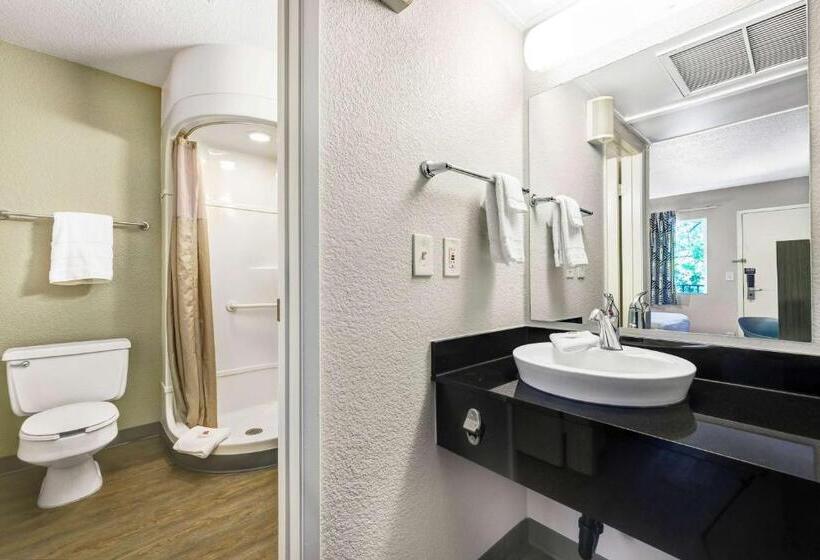 اتاق استاندارد برای معلولان, Motel 6issaquah, Wa  Seattle  East