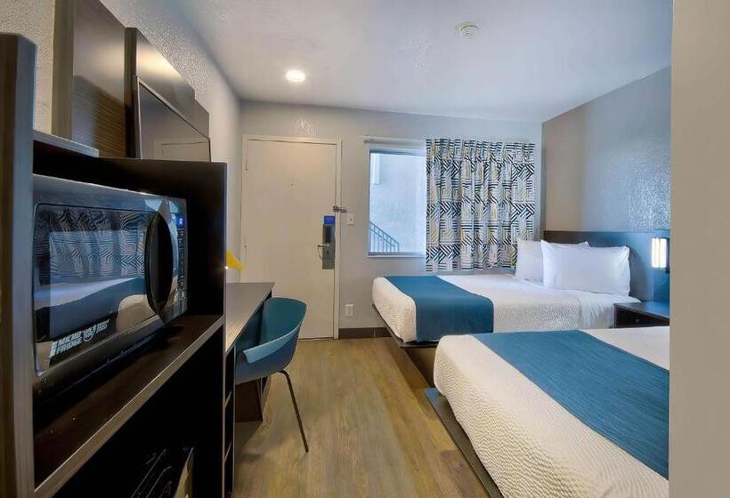 اتاق استاندارد چهار تخته, Motel 6palmdale, Ca