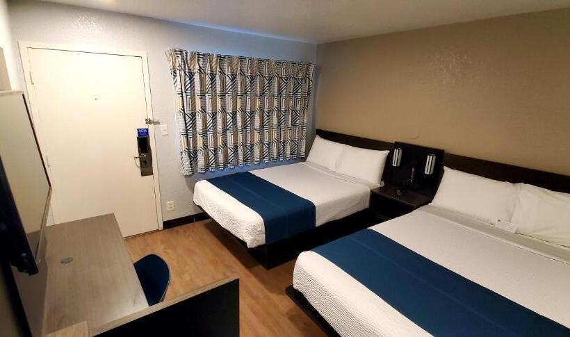 اتاق لوکس چهار تخته, Motel 6palmdale, Ca