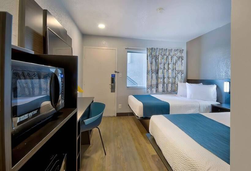 Standard Room 2 Double Beds, Motel 6palmdale, Ca