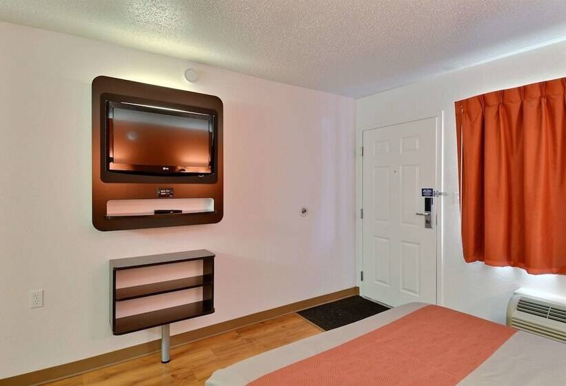 غرفة قياسية سرير مزدوج, Motel 6tewksbury, Ma  Boston