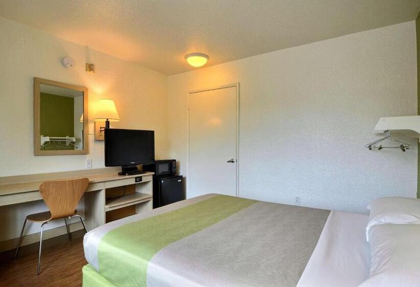 Standard Room Adapted for people with reduced mobility, Motel 6tumwater, Wa  Olympia