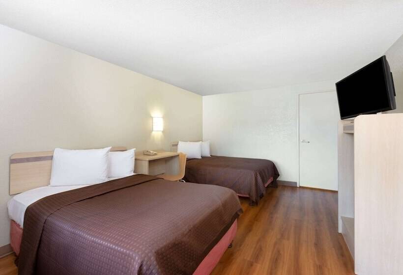 Quarto Deluxe Adaptado para Incapacitados, Travelodge By Wyndham Essington / Philadelphia Airport