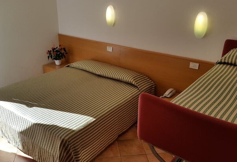 اتاق سوپریور چهار تخته, Casa Santa Maria