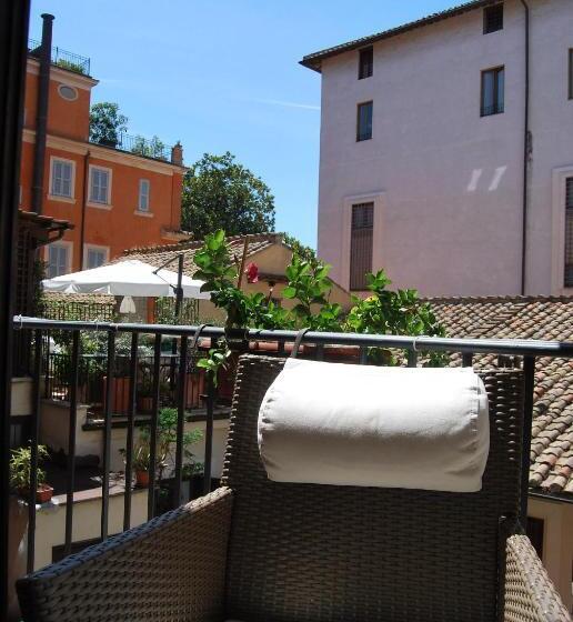 Standard Room with Balcony, Pettinary Village B&b