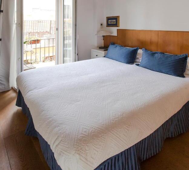 Chambre Standard avec Balcon, Pettinary Village B&b