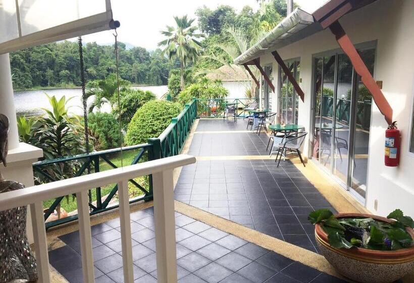 Family Room, Serenity Lakeside Resort