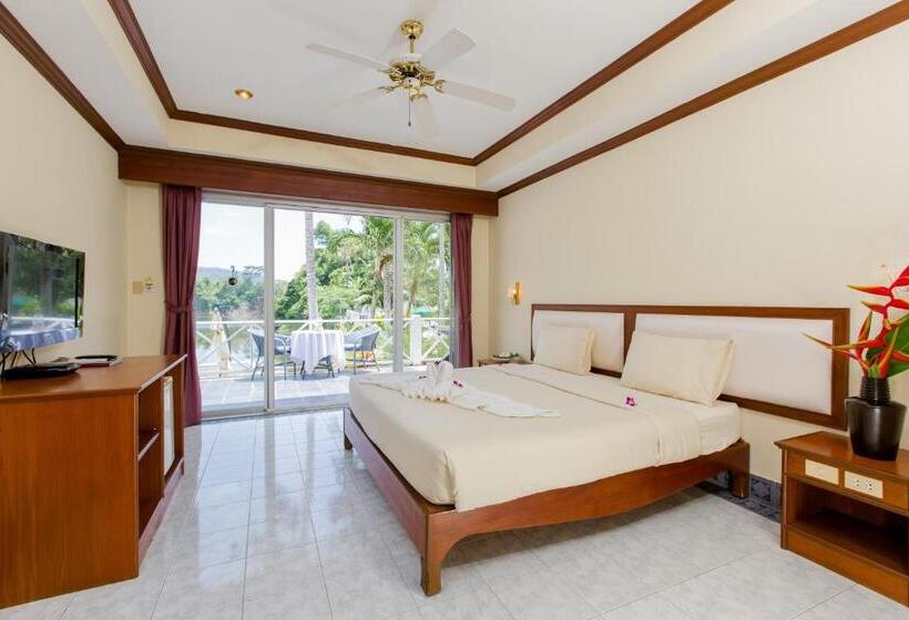 اتاق لوکس با چشم‌انداز دریاچه, Serenity Lakeside Resort