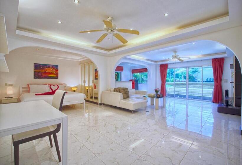 سوییت, Serenity Lakeside Resort