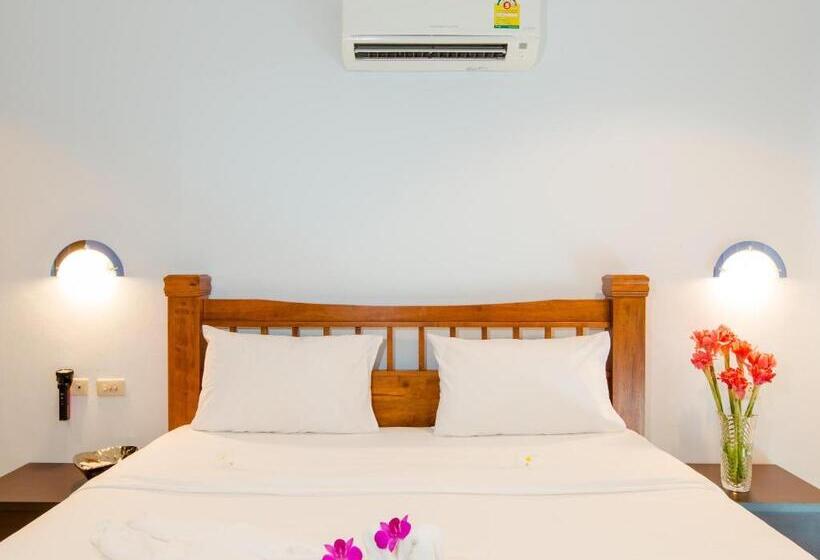 سوییت, Serenity Lakeside Resort