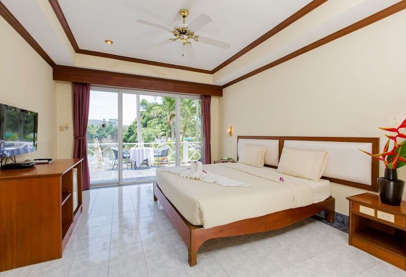 اتاق لوکس با چشم‌انداز دریاچه, Serenity Lakeside Resort