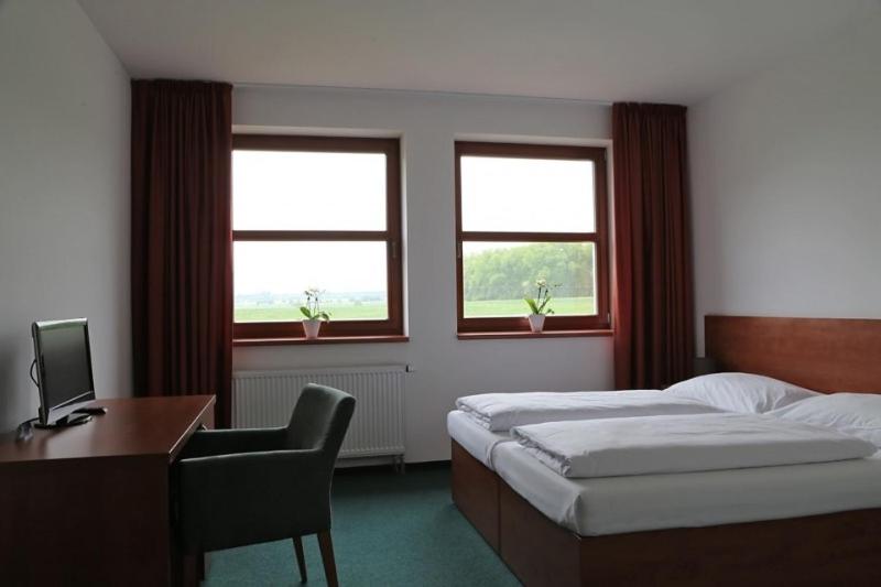 2 Bedroom Suite, Sporthotel Hostivice