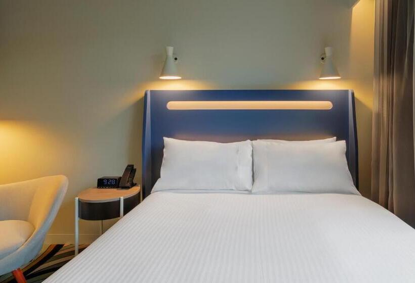 اتاق استاندارد با تخت دو نفره بزرگ, Adge Hotel And Residences