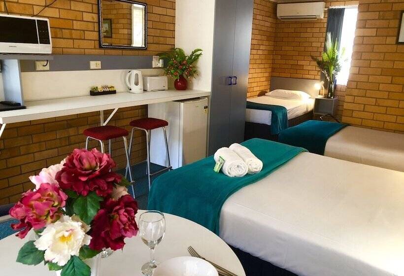استودیوی استاندارد, Bosuns Inn Motel