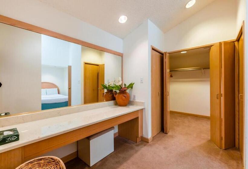 1 Bedroom Penthouse Apartment, Alupang Beach Tower