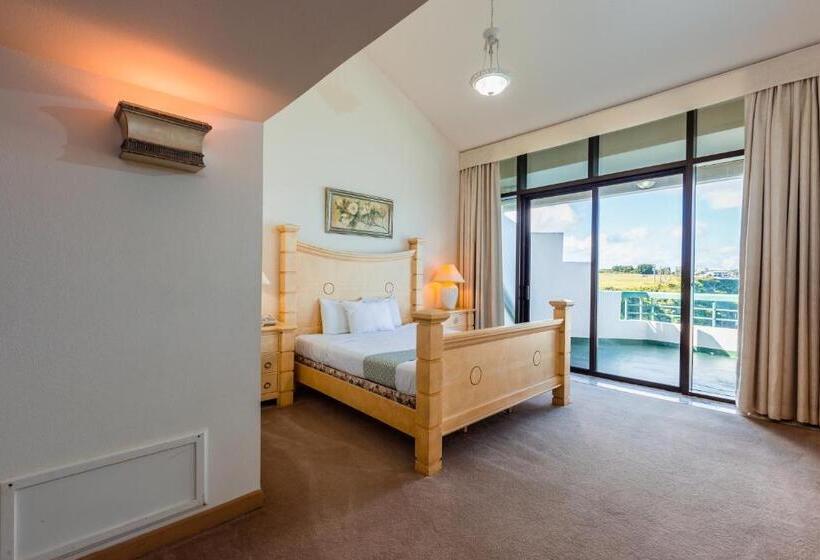 1 Bedroom Penthouse Apartment, Alupang Beach Tower
