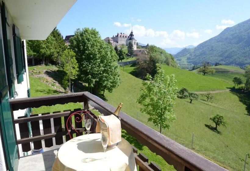 Comfort room with balcony, De Gruyeres