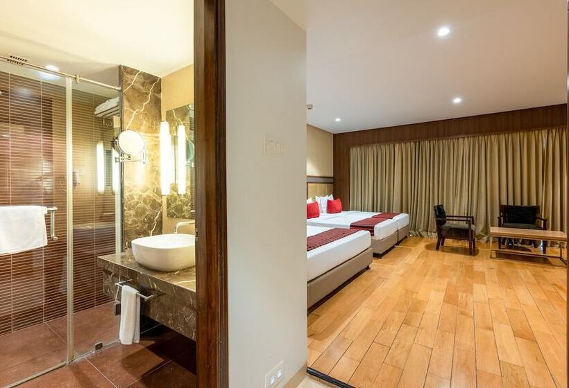 اتاق خانوادگی, Express Inn The Business Luxury