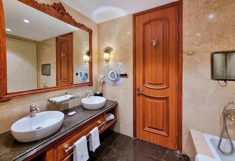 سوییت, Express Inn The Business Luxury