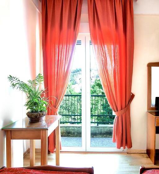 اتاق استاندارد سه نفره, Keletron Hotel   Bike And Motorcycle Friendly
