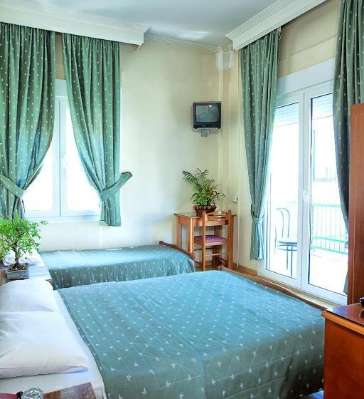 اتاق استاندارد سه نفره, Keletron Hotel   Bike And Motorcycle Friendly