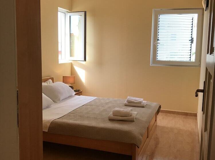 آپارتمان 1 خوابه با چشم‌انداز استخر, Illyrian Resort