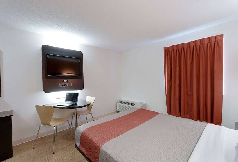 Standard Room Double Bed, Motel 6brandon, Mb