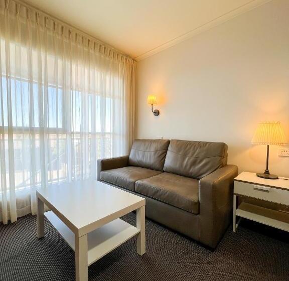 اتاق لوکس, Summerhill Motor Inn