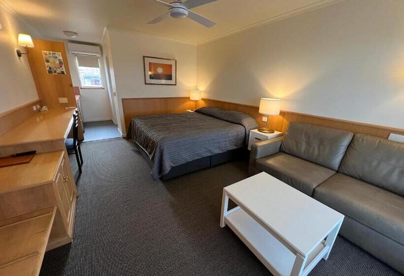 اتاق لوکس با تخت بزرگ, Summerhill Motor Inn