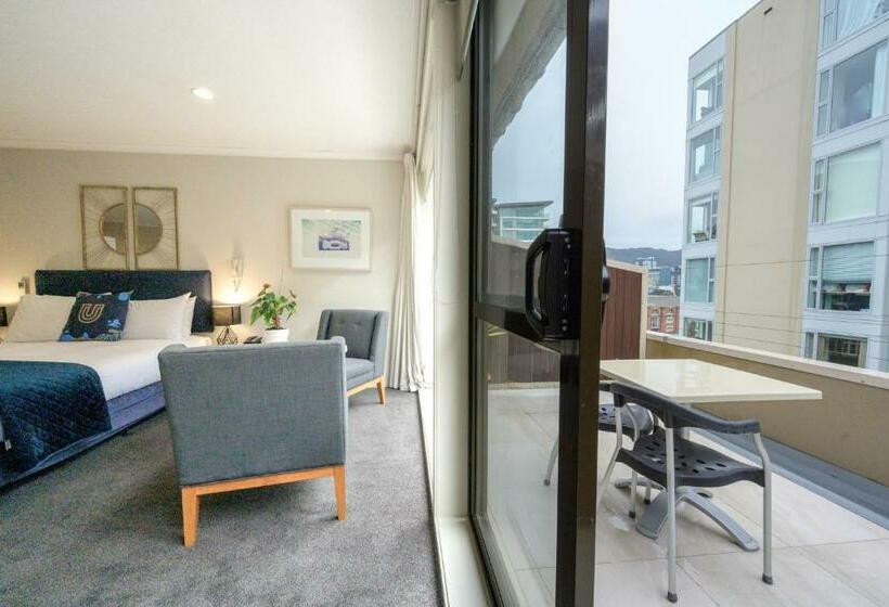 استودیوی استاندارد, U Residence