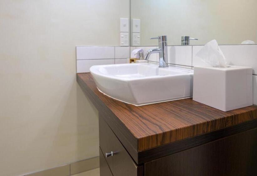 استودیوی استاندارد, U Residence