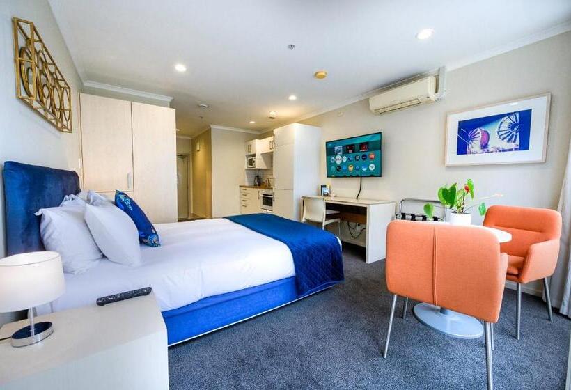 استودیوی استاندارد, U Residence