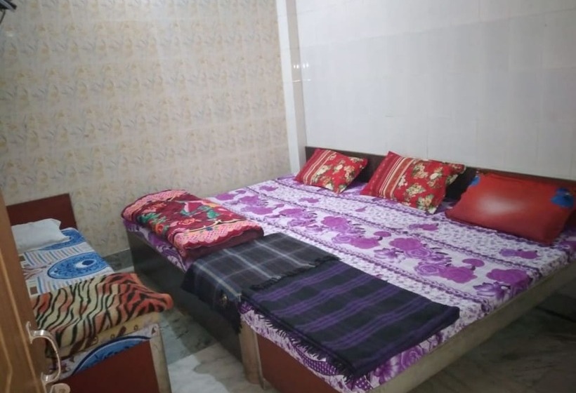 اتاق لوکس, Goroomgo Gayatri Guest House Haridwar