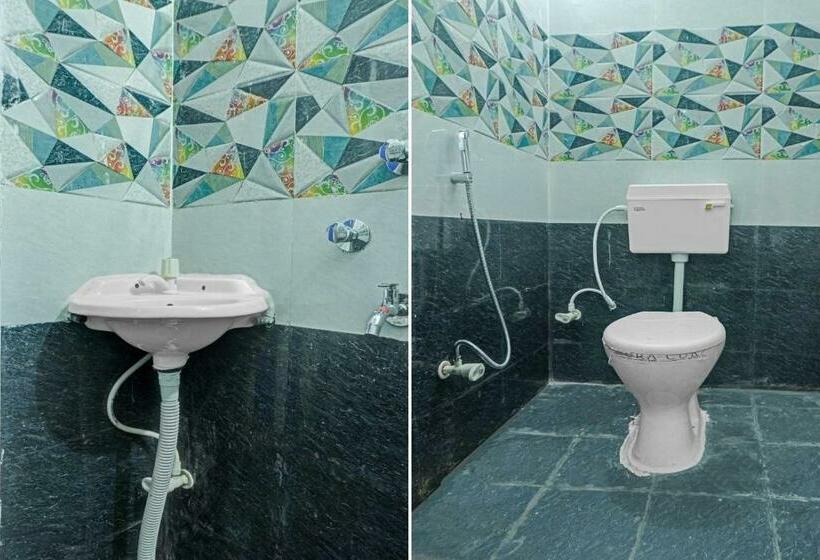 اتاق کلاسیک سه تخته, Flagship  Tulsi Inn