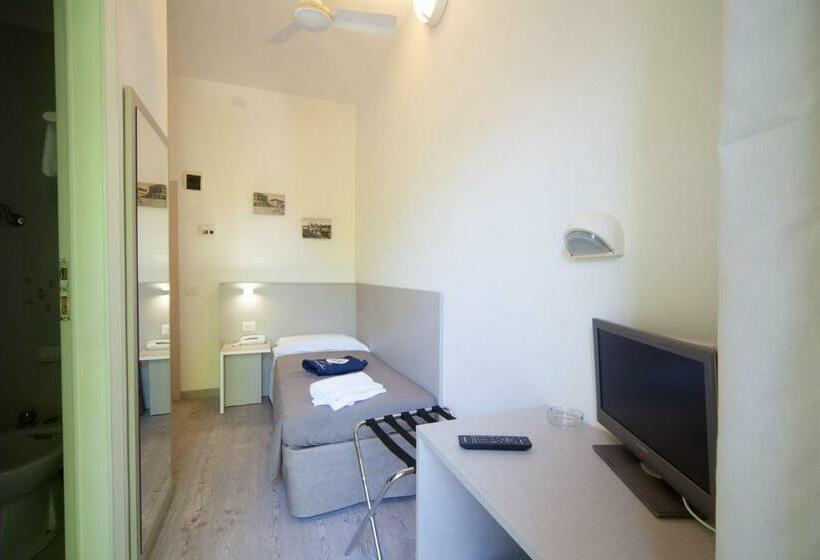 اتاق استاندارد یک نفره, Lux