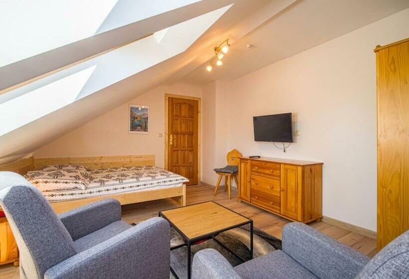 اتاق استاندارد سه نفره, Apartamenty U Drwala