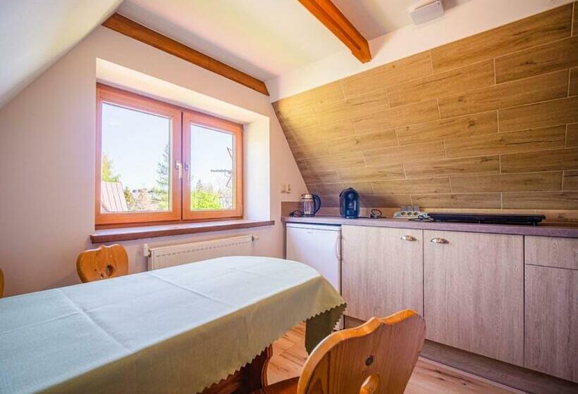 اتاق استاندارد سه نفره, Apartamenty U Drwala