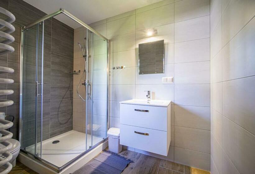 اتاق استاندارد سه نفره, Apartamenty U Drwala