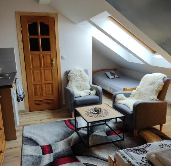 اتاق استاندارد سه نفره, Apartamenty U Drwala
