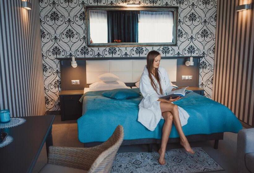 اتاق لوکس با بالکن, żabi Dwór   Hotel   Restauracja   Spa