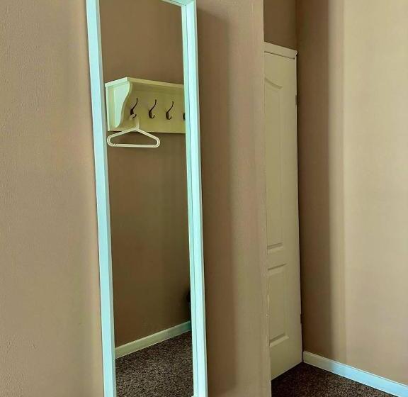 اتاق استاندارد با سرویس بهداشتی مشترک, Backpack Apart Rooms