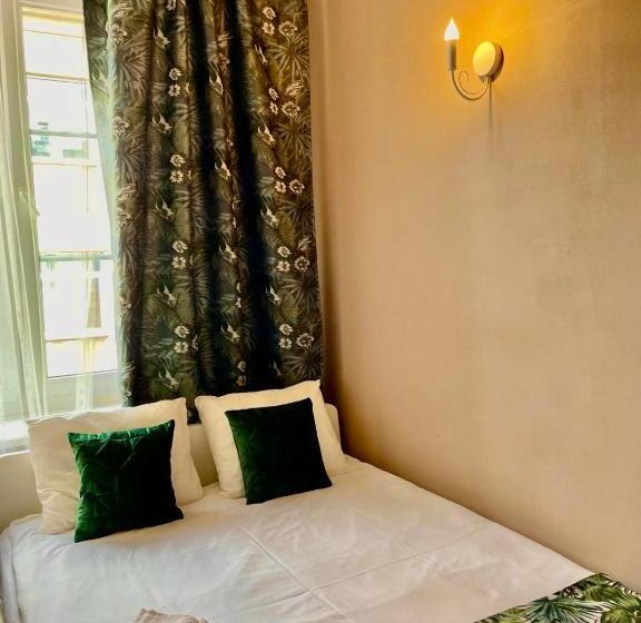 اتاق استاندارد با سرویس بهداشتی مشترک, Backpack Apart Rooms
