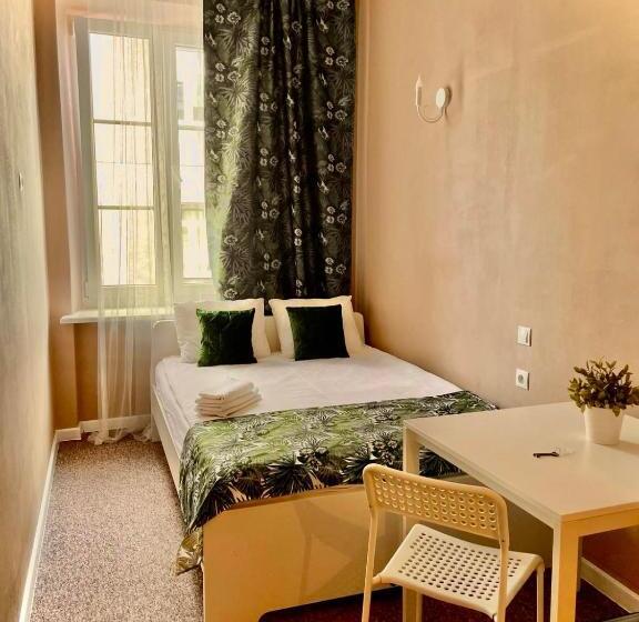 اتاق استاندارد با سرویس بهداشتی مشترک, Backpack Apart Rooms